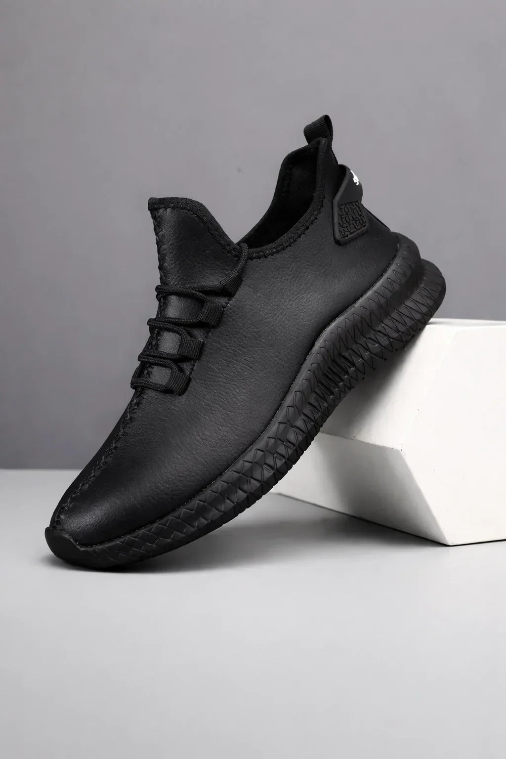 ElevateFlex Casual Sneakers